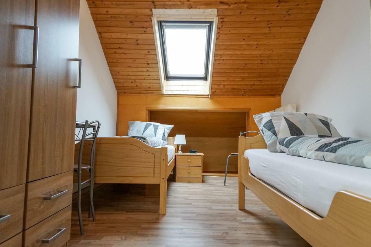 라우펜부르크 Monteurzimmer Hochsal 아파트 외부 사진