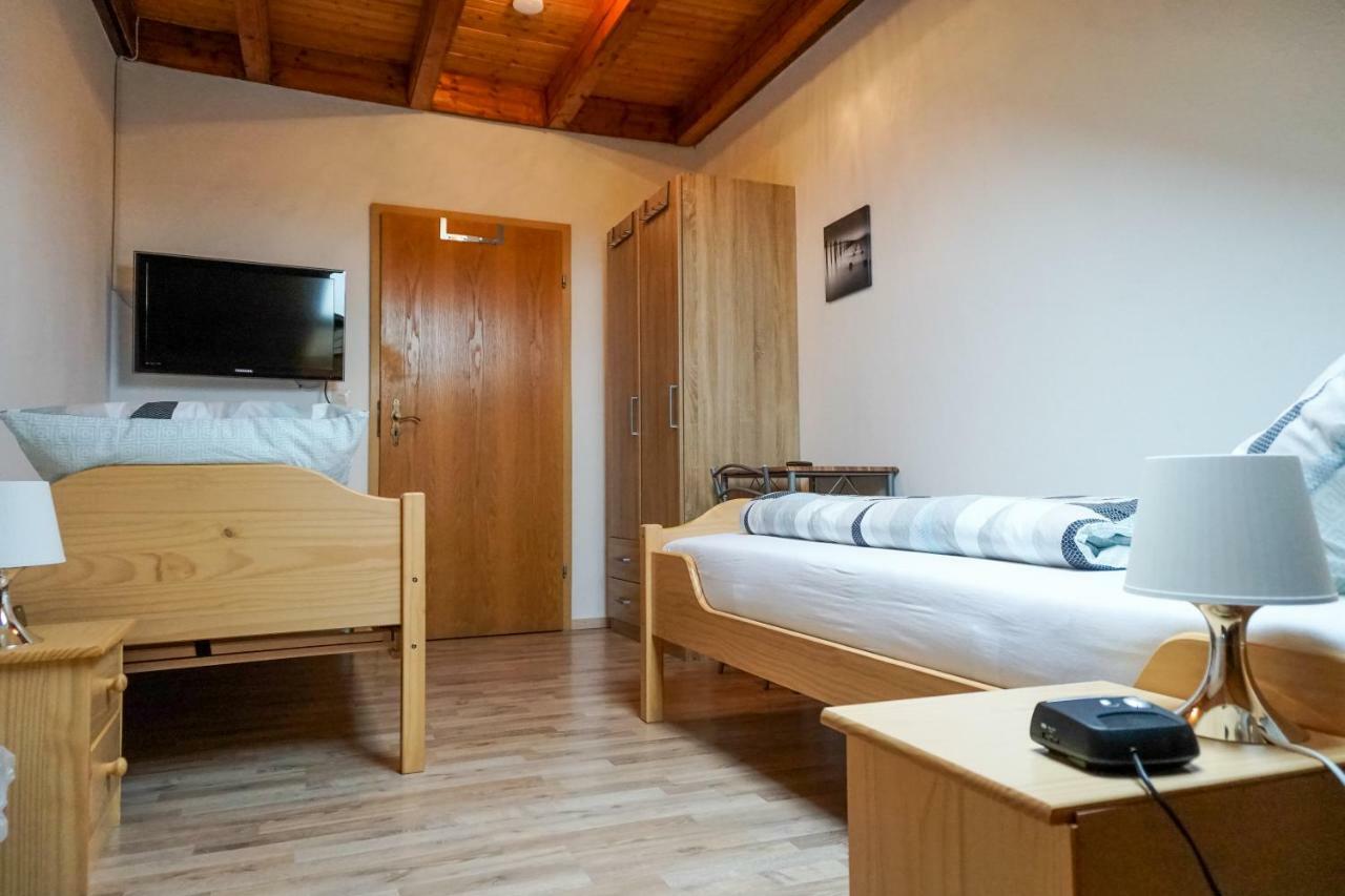 라우펜부르크 Monteurzimmer Hochsal 아파트 외부 사진