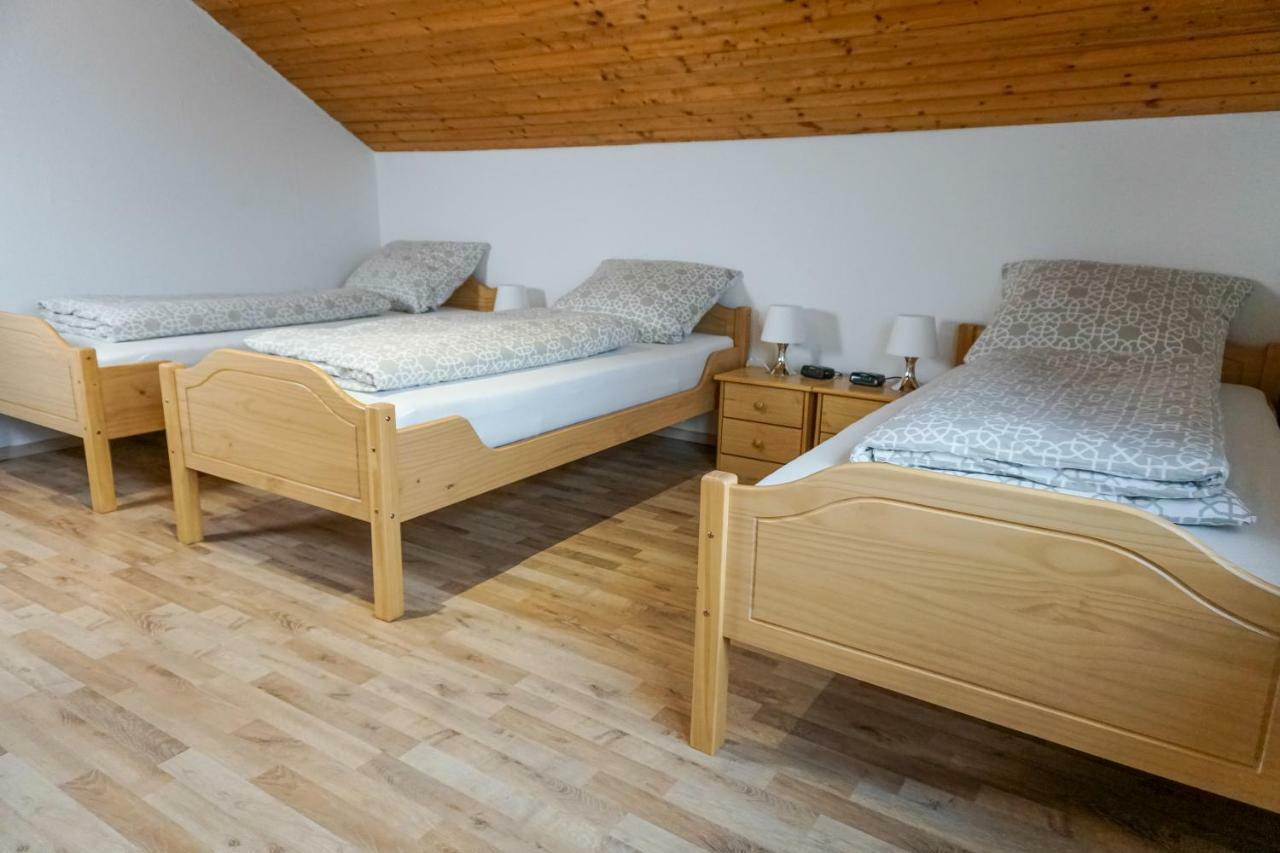 라우펜부르크 Monteurzimmer Hochsal 아파트 외부 사진